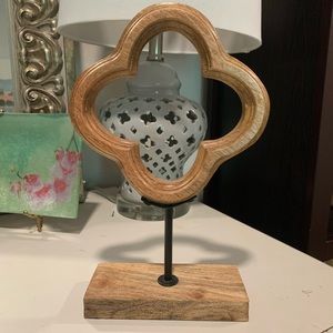 Threshold Accents - Wooden clover figurine Threshold Accents - Wooden clover figurine